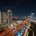 Spacious 1 Bedroom Address Dubai Mall Haven Stay