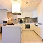Spacious 1 Bedroom Address Dubai Mall Haven Stay